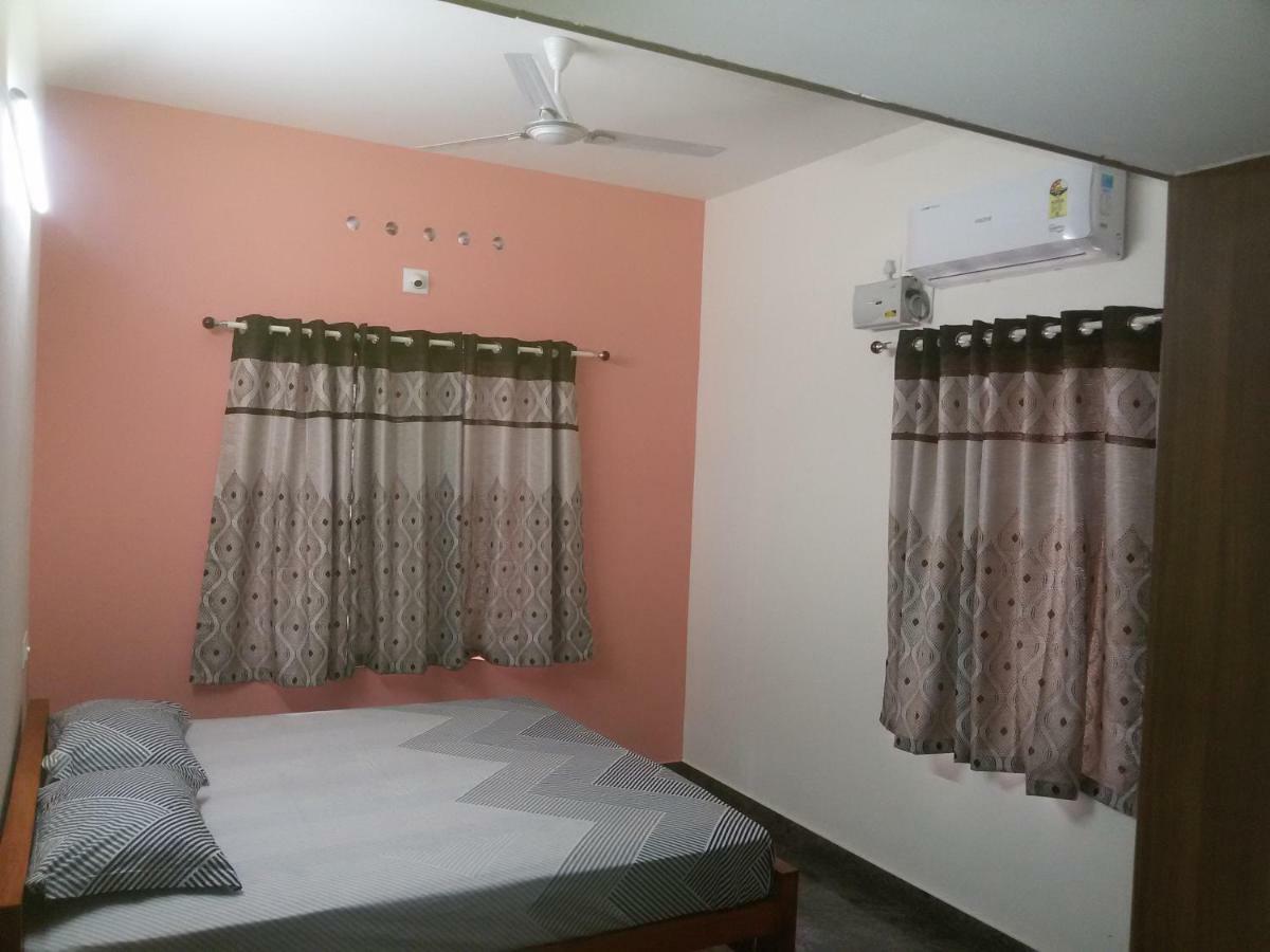 Olive Inn Apartment Alwaye Esterno foto
